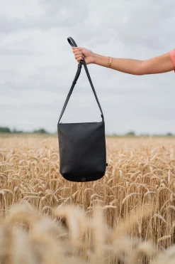 zusss basic schoudertas zwart