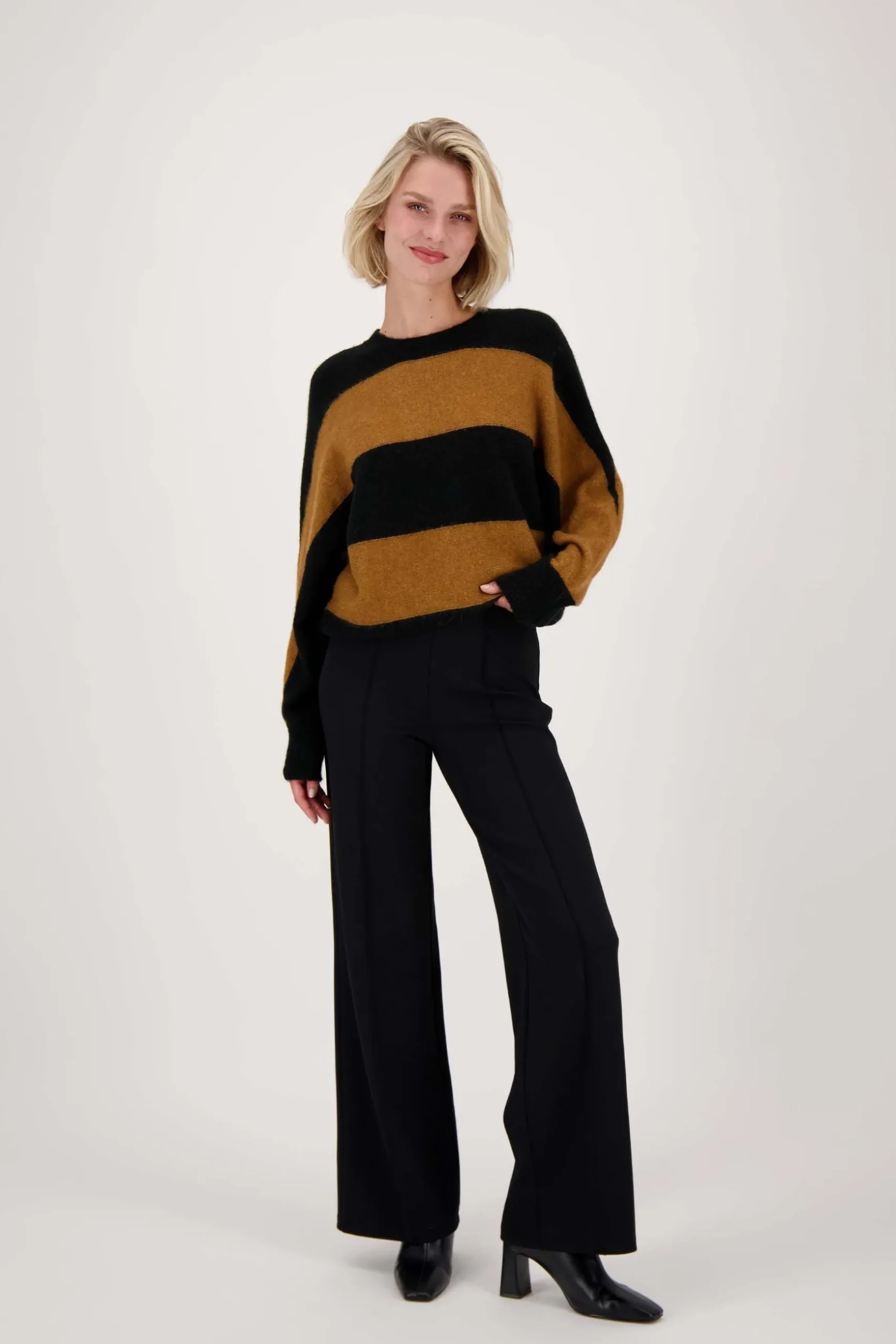 zusss batwin trui met streep camel/zwart