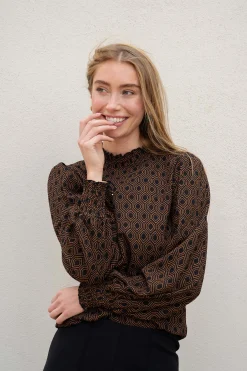 zusss col met blockprint zwart/camel