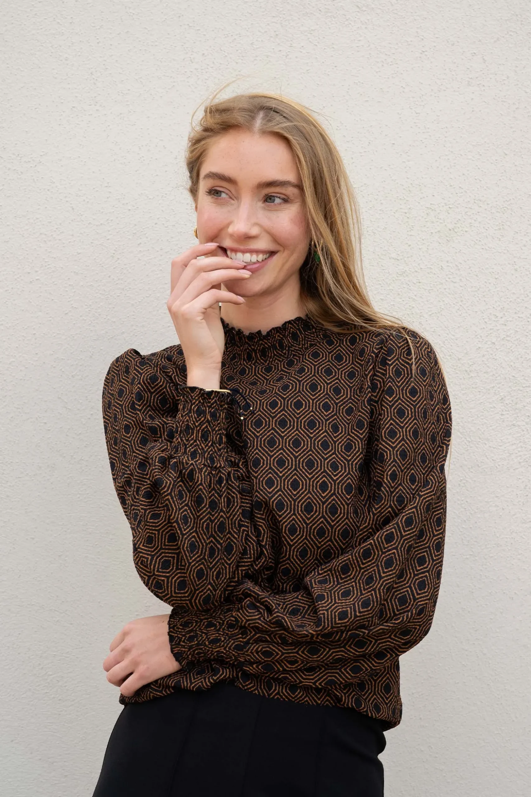 zusss col met blockprint zwart/camel