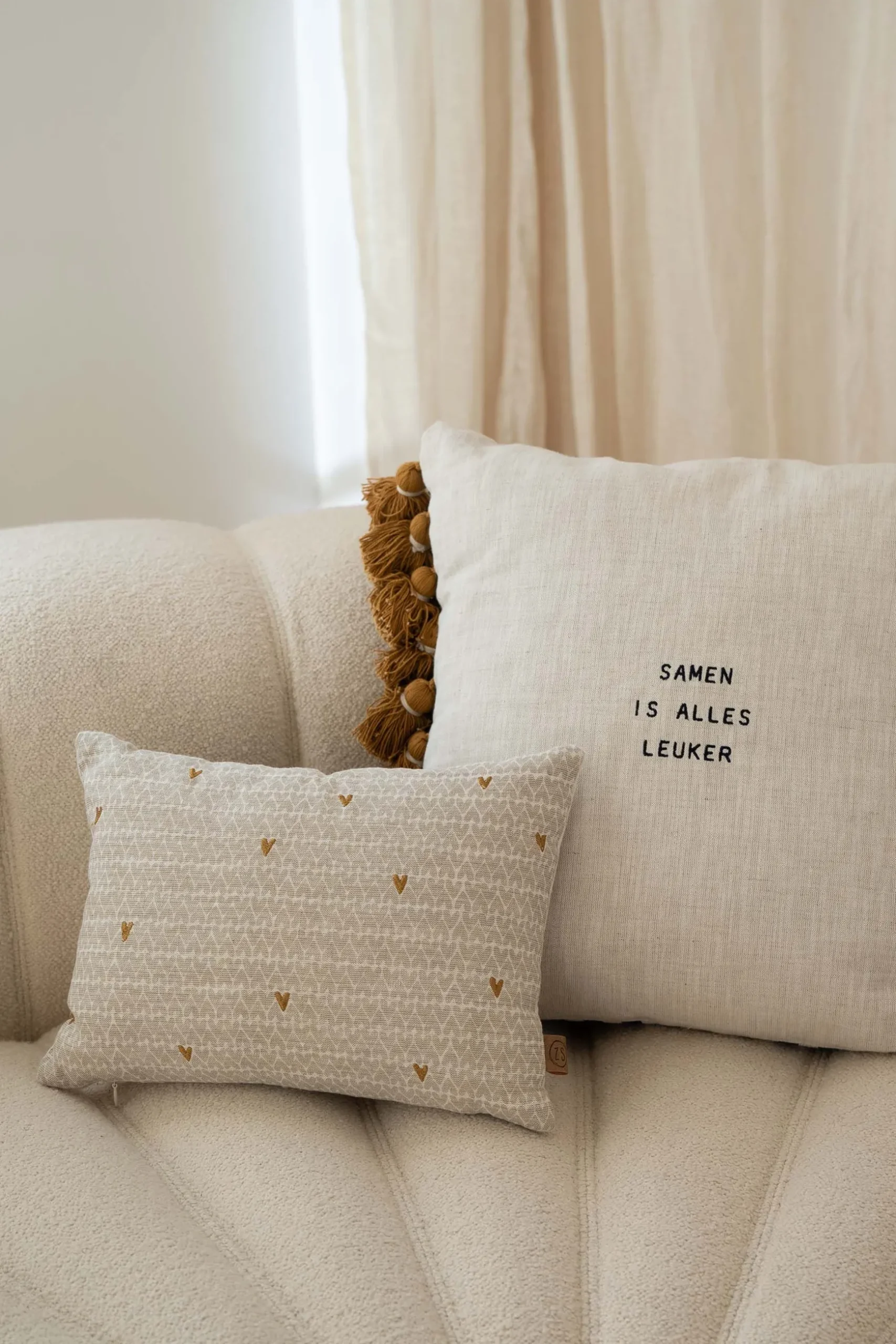 zusss kussen samen is alles leuker hartjes 35x25cm zand/warmgrijs