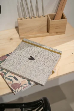 zusss notitieboek hartje en stipjes zand