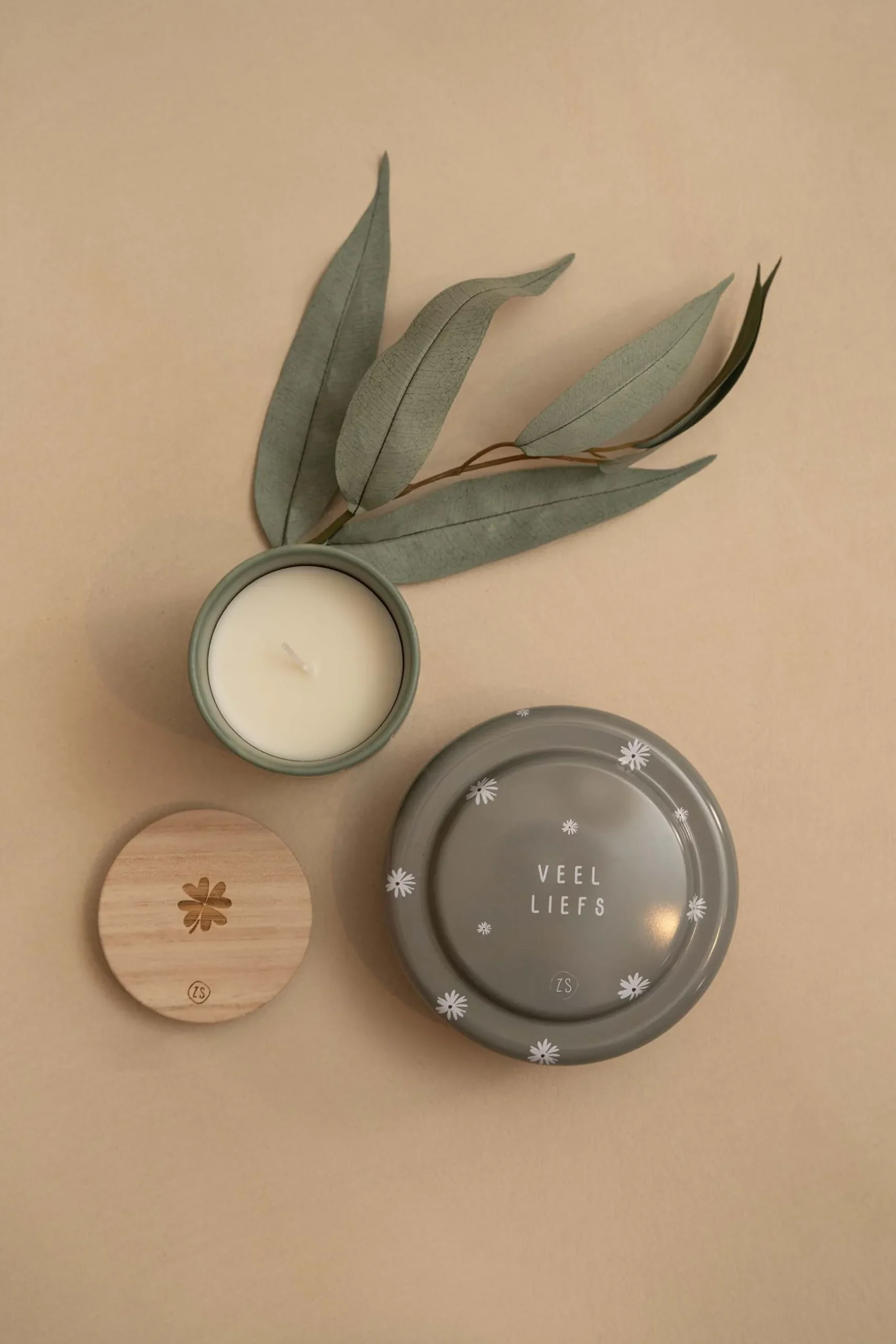 zusss tinnen geurkaars bamboe veel liefs saliegroen